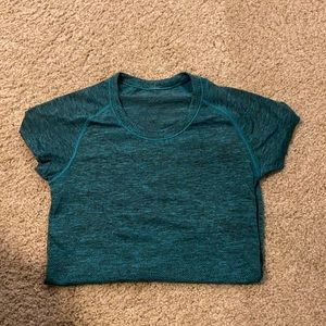 LULU LEMON WORK OUT SHIRT